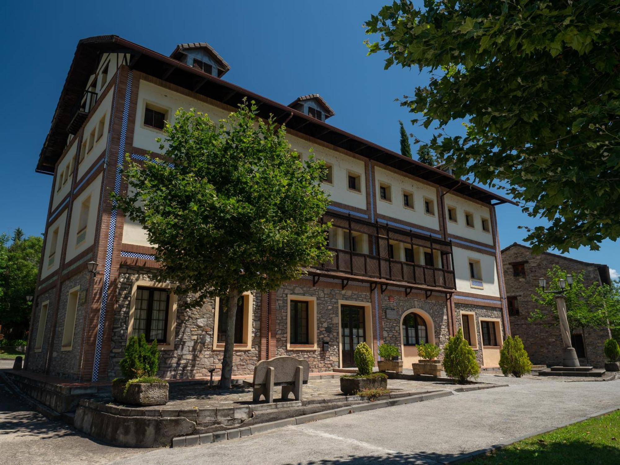 Casa Forestal อาอินซา ภายนอก รูปภาพ
